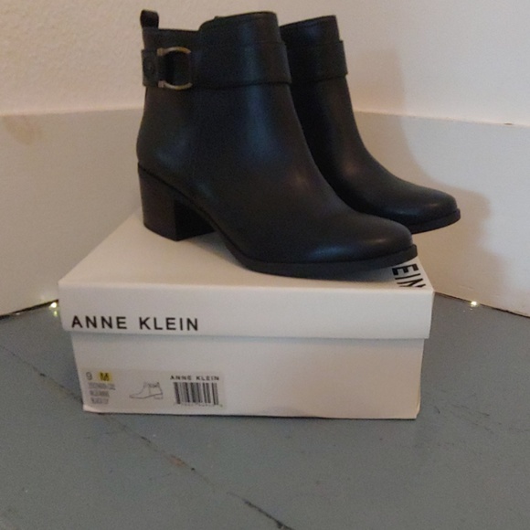 anne klein jeannie bootie